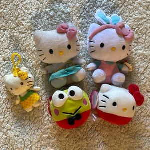 Bundle of hello kitty plushies